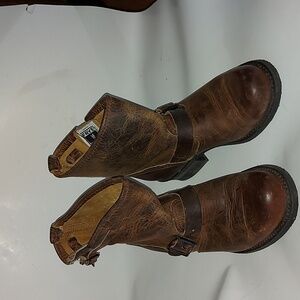 Woman boots   Frye 8 engineering,  size 7 M, brown leather.
